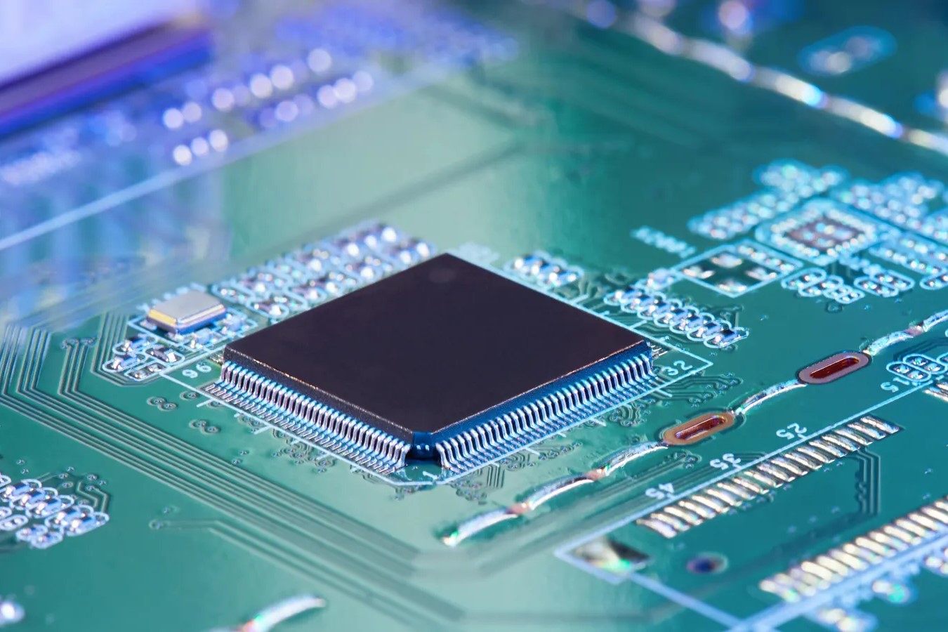 300mm FD-SOI: STMicroelectronics' Entry into Quantum Chip Foundry Services